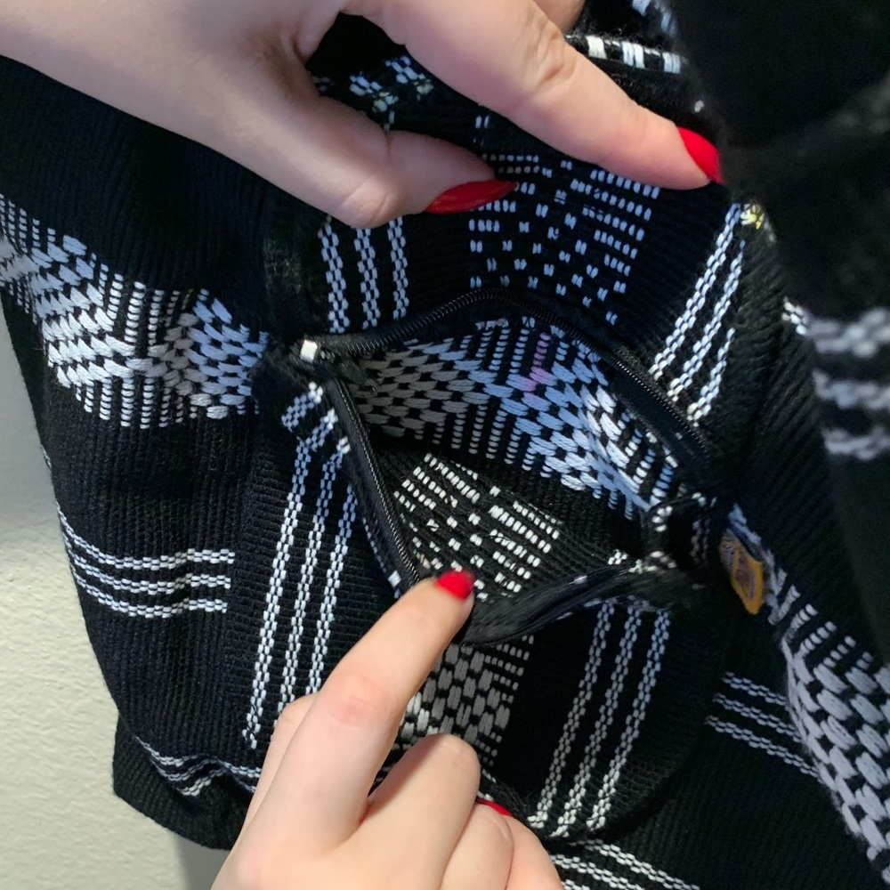 Nwot Aztec Print Drawstring Backpack - image 6